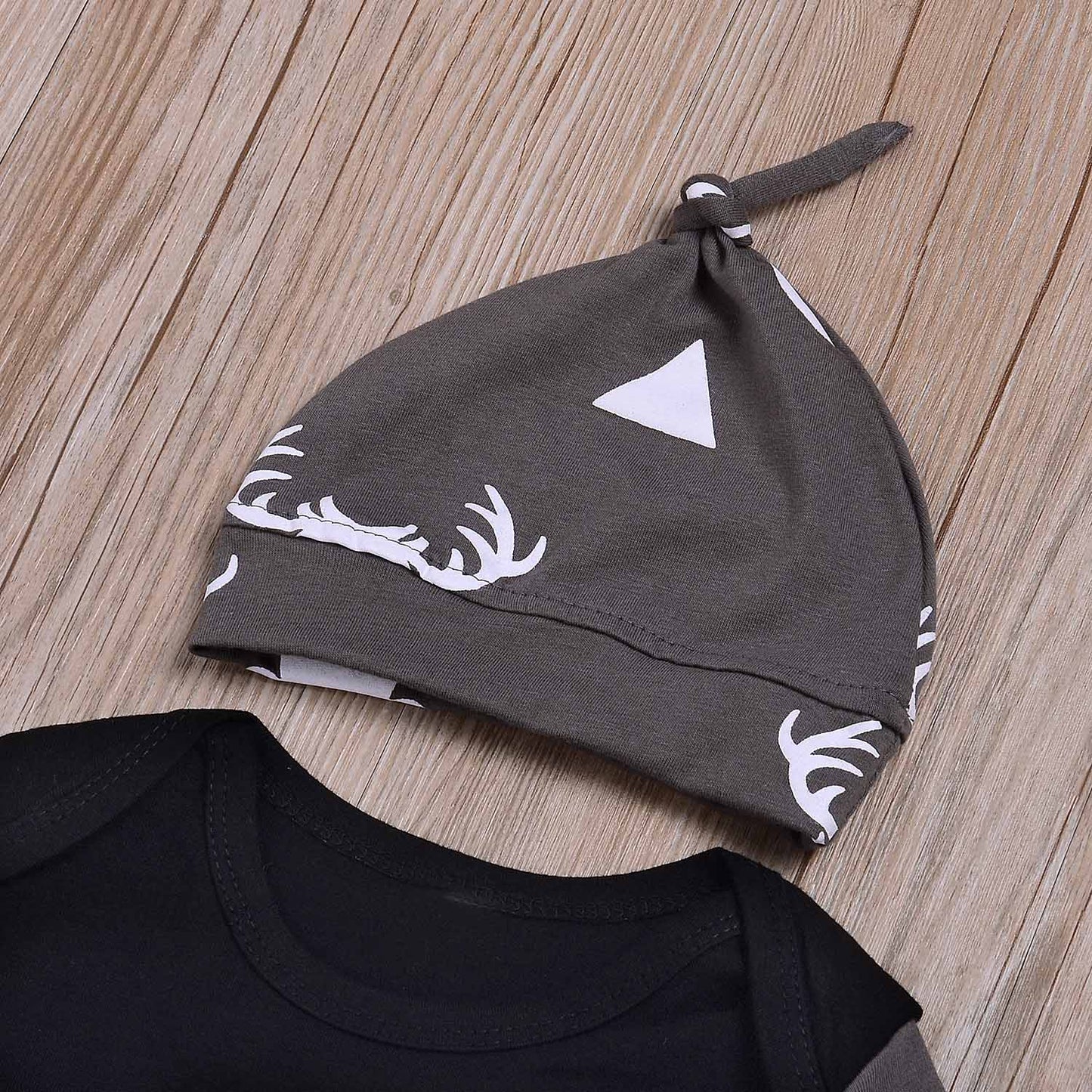 3-piece Elk Triangle Patterned Long Sleeve Top, Bottom and Hat Set, zoerea.com