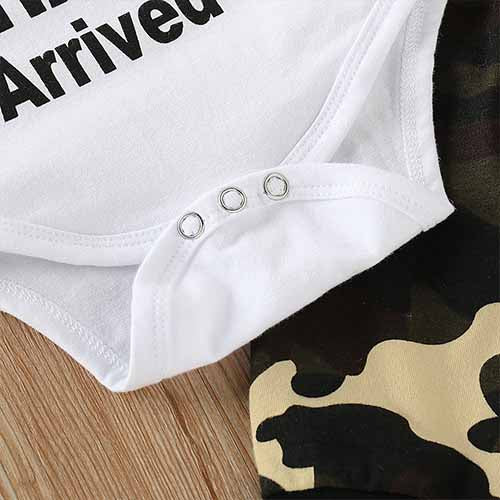 Letter Print Bodysuit And Camouflage Pants Set, zoerea.com
