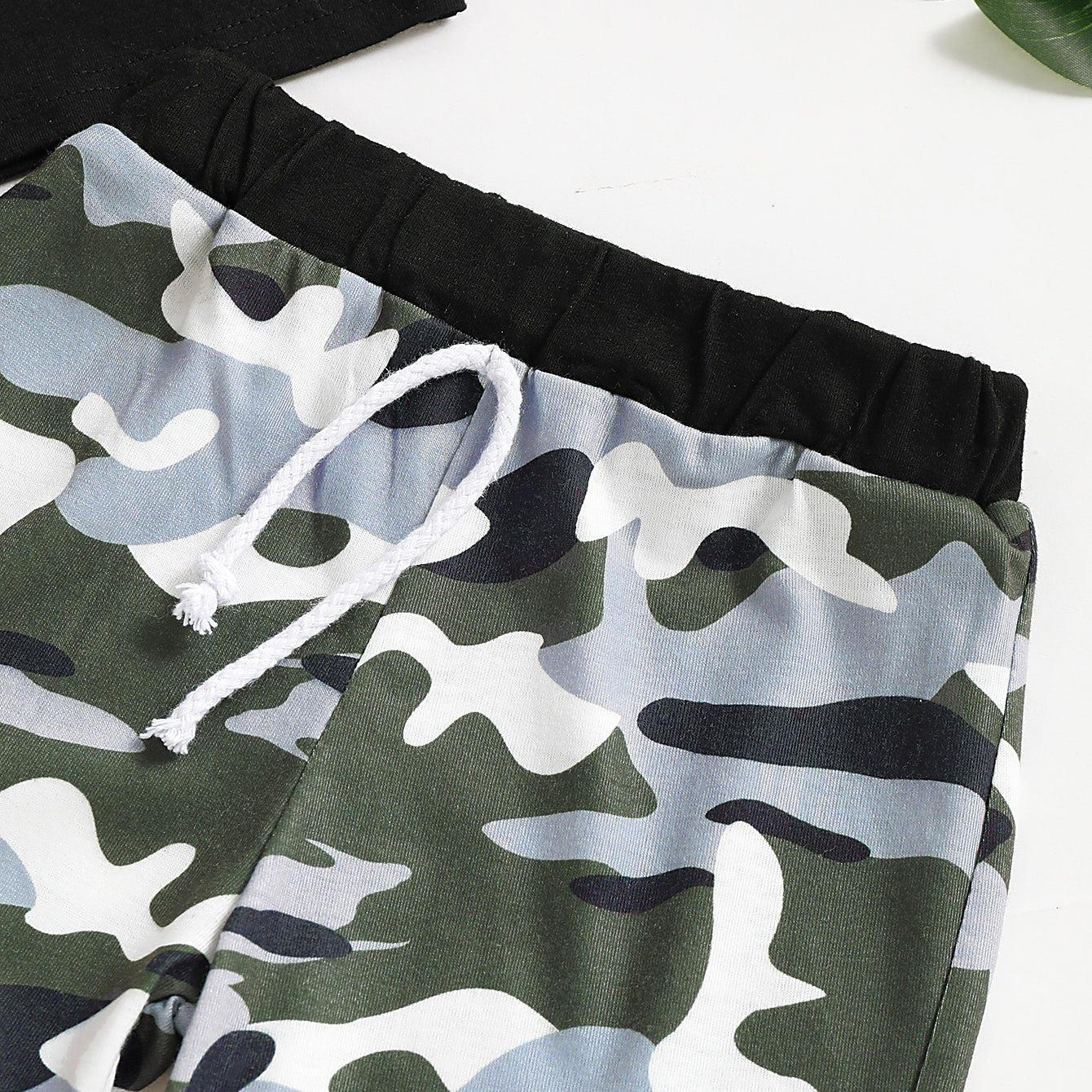 2-piece Trendy Letter Print T-shirt And Strappy Camouflage Shorts, zoerea.com